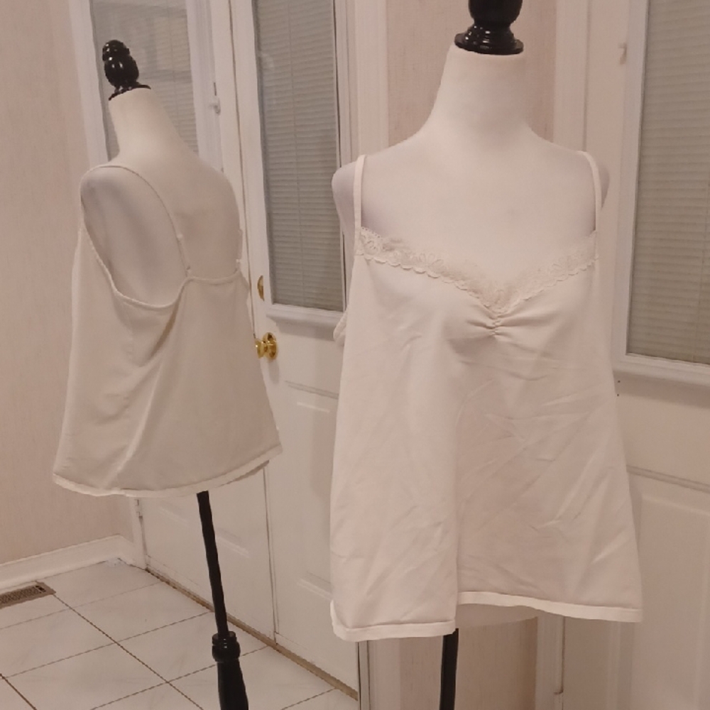 4/$30 Elegant White Lace Trim Camisole - Size 2X